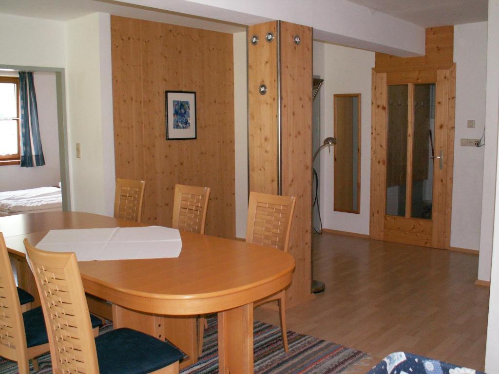 Haus Im Turm Apartment Bad Kleinkirchheim Room photo